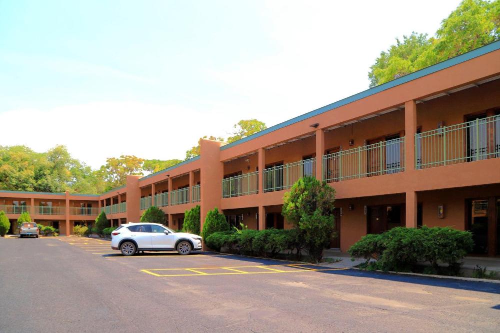El Sendero Inn, an Ascend Collection Hotel